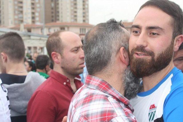 Bursasporlu Taraftarlar Umreye Uğurlandı 2