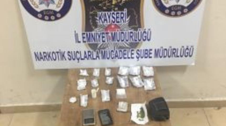 Kayseri&rsquo;de Uyuşturucu Operasyonu: 3 G&ouml;zaltı