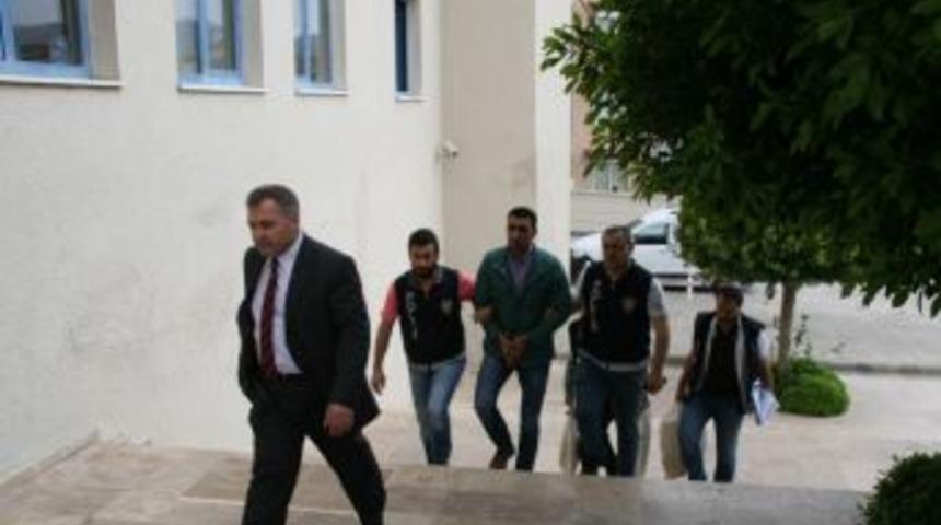 G&ouml;zaltına Alınan Hdp İl&ccedil;e Başkanı Adli Kontrol İle Serbest