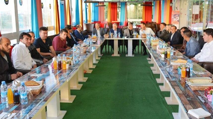 Uşak&rsquo;ta Amat&ouml;r Futbol Takımları El Ele