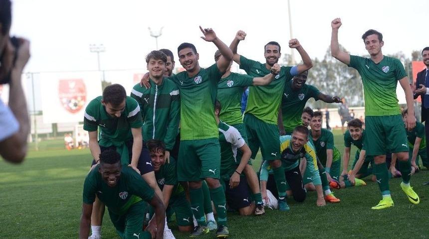 Bursaspor&rsquo;un U19 Takımı Şampiyon Oldu