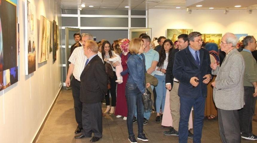 &Uuml;niversite &Ouml;ğrencilerinden B&uuml;y&uuml;leyen Sergi