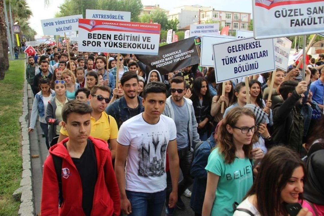 &Ccedil;om&uuml; &Ouml;ğrenci Şenlikleri A&ccedil;ılış T&ouml;reniyle Başladı