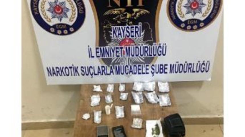 Kayseri'de Uyuşturucu Operasyonu: 3 G&ouml;zaltı