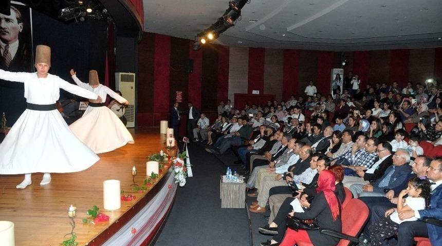 Mevlana&rsquo;yı Şiirleriyle Yaşattılar