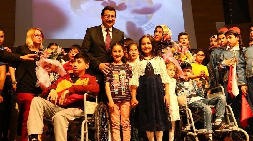 Kedem&rsquo;li &Ouml;ğrencilerden &rsquo;anneler G&uuml;n&uuml;&rsquo;ne &Ouml;zel Kutlama