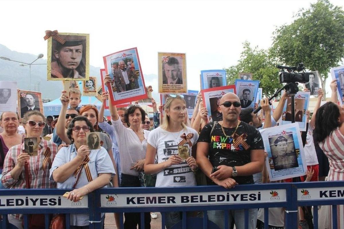 Kemer&rsquo;de Rus Bayramı