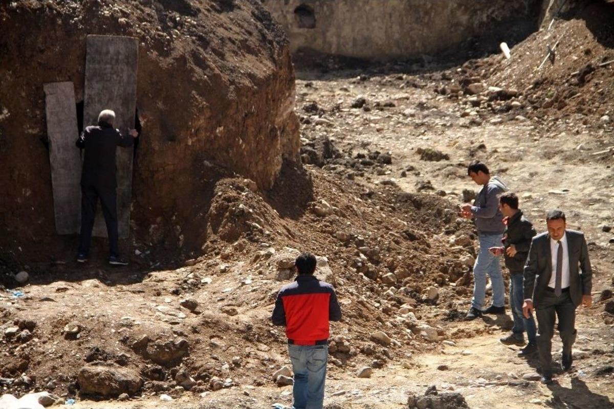 Rus Generale Ait Olduğu İleri S&uuml;r&uuml;len Cesedin Bulunduğu Alanda İnceleme Yapıldı