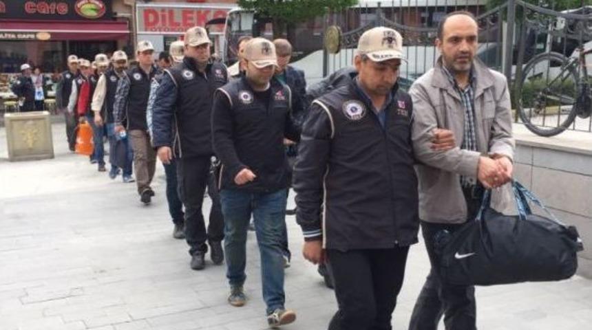 Fet&ouml;&rsquo;c&uuml; Polisler Adliyeye Sevk Edildi