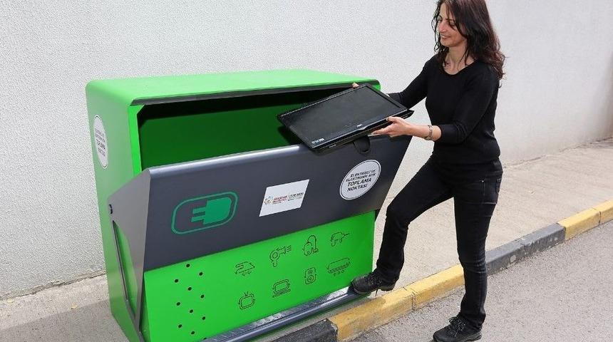 Ataşehir&rsquo;de &ldquo;elektrikli Ve Elektronik Atık Toplama Noktaları&rdquo; Oluşturuldu