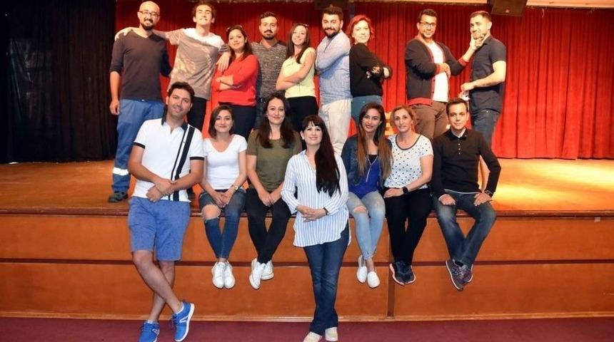 &ldquo;komşu K&ouml;y&uuml;n Delisi&rdquo; Aliağa&rsquo;da