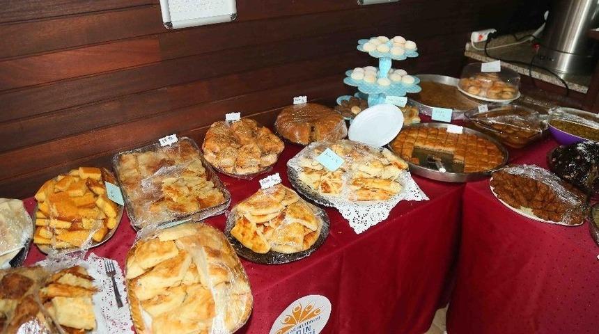 Afrika&rsquo;da Su Kuyusu A&ccedil;mak İ&ccedil;in Kermes D&uuml;zenlendi