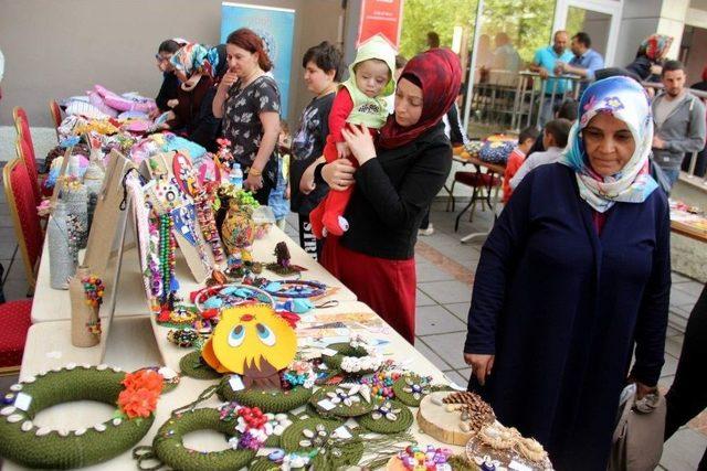 Refakatçi Annelerden Maddi Durumu İyi Olmayan Hastalar İçin Kermes