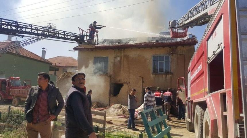 Isparta&rsquo;da Ev Yangını