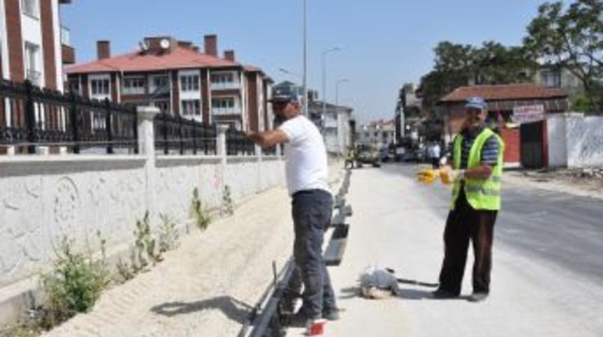 Toki Kaldırımları Yapılıyor