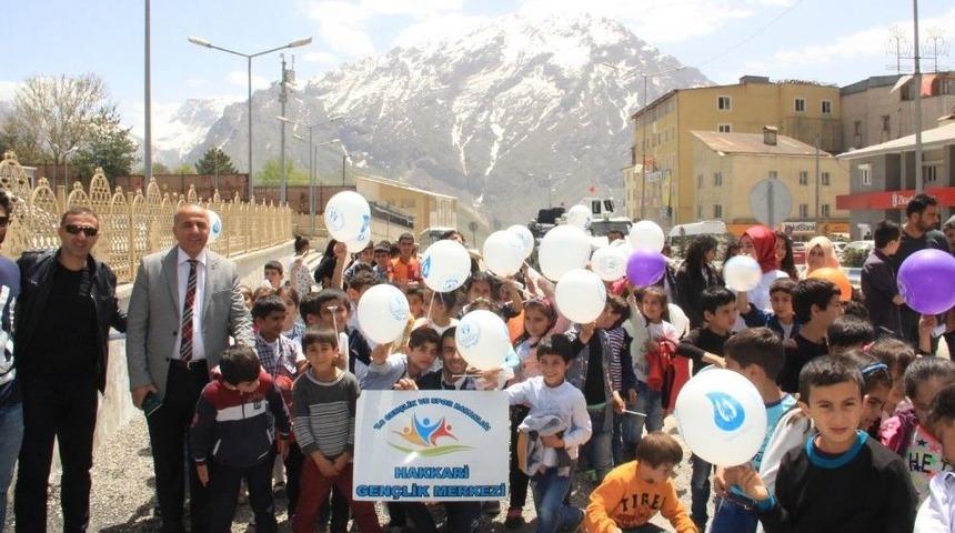 Sınırdaki &Ouml;ğrenciler Hakkari&rsquo;yi Ziyaret Etti