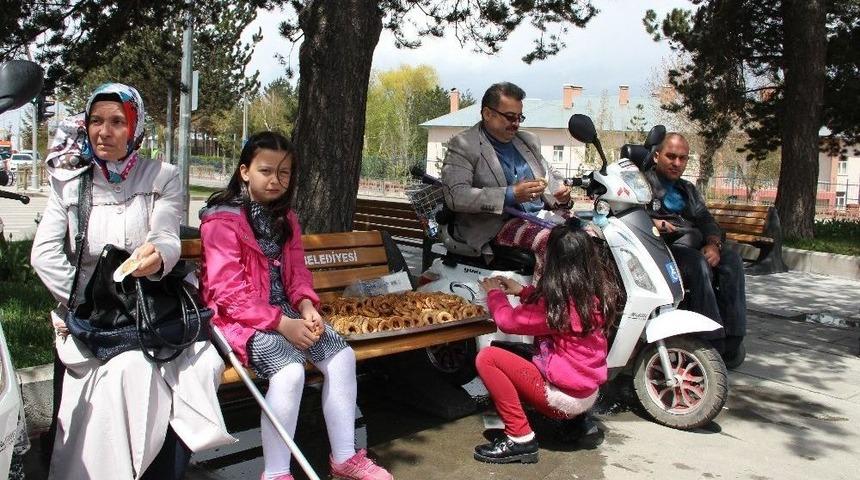 Engellilerden Vatandaşlara Kandil Simidi