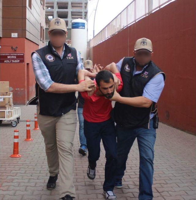 İnşaat Konteynerinde Yakalanan Ter&ouml;rist Adliyeye Sevk Edildi 1