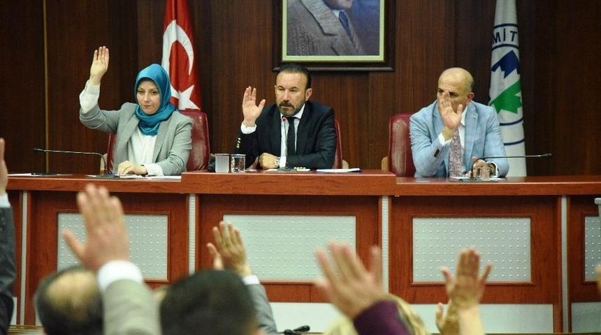 İzmit Belediyesi Meclis Toplantısı 2. Oturumu Ger&ccedil;ekleşti