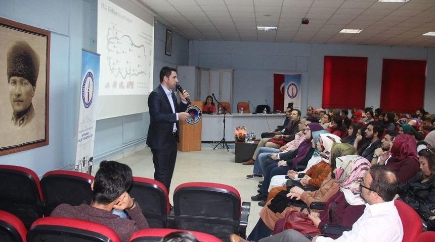 Şaphane Meslek Y&uuml;ksekokulunda &rsquo;lojistik Sekt&ouml;r&uuml;n&uuml;n Geleceği Ve Sorunları&rsquo; Konulu Seminer