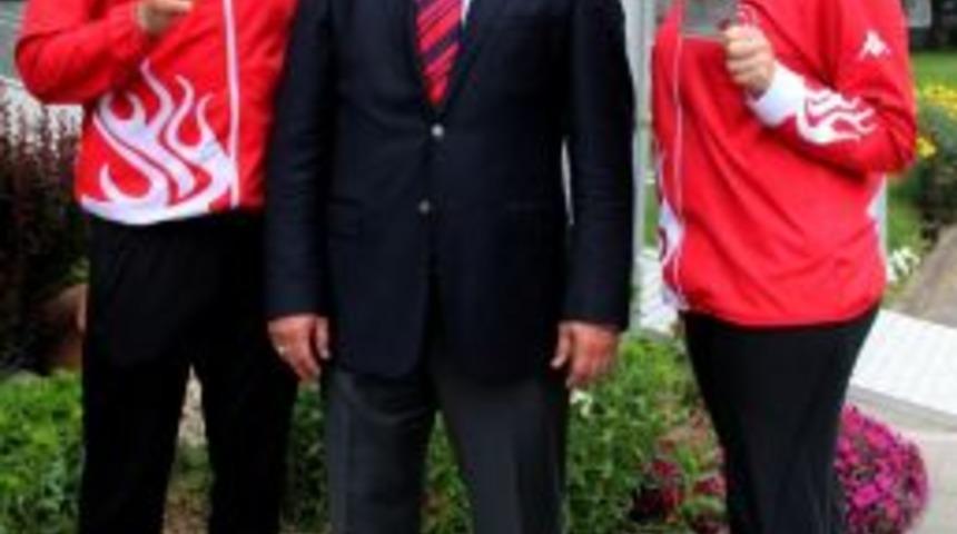 (&ouml;zel Haber) Esat Delihasan: "şampiyonada En Yakın Rakibimize 6 Madalya Fark Attık"