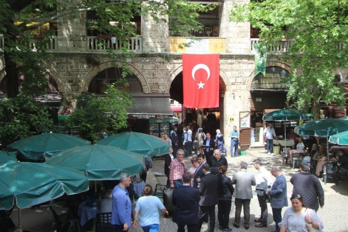 Bursa &Ccedil;arşılarında İnternet Bedava