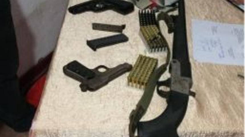 Kars&rsquo;ta Silah Ve Av T&uuml;feği Ele Ge&ccedil;irildi