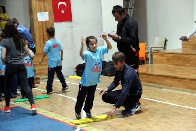 Hem Eğlendiler, Hem Öğrendiler