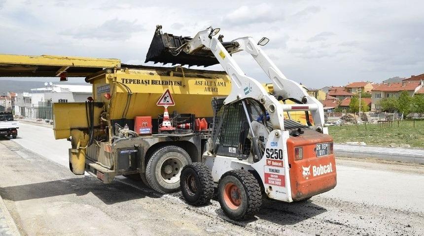 Fen İşleri Ekipleri Spor Tesisinde Yoğun Mesaide