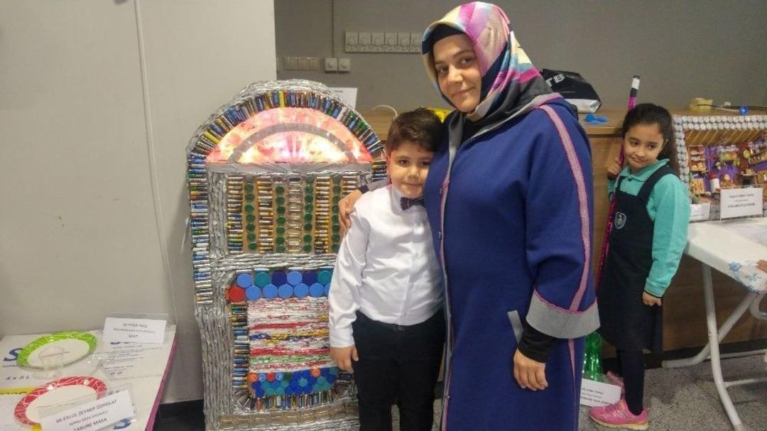 İstiklal Marşı Aşkı Minik Yağız&rsquo;a Buluş Yaptırdı