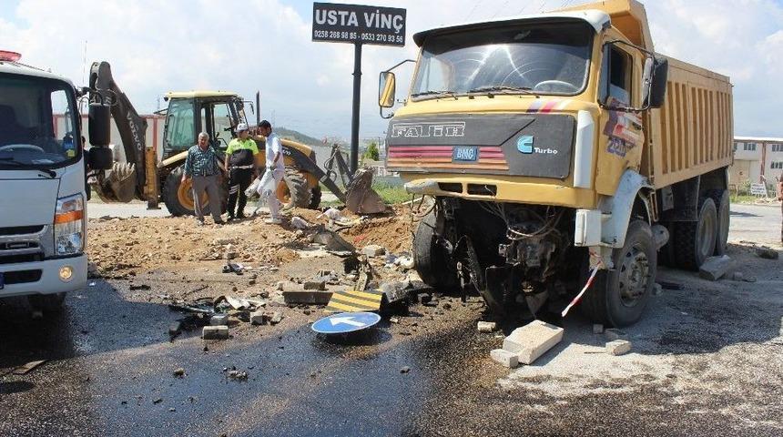 Başsavcının &Ouml;ld&uuml;ğ&uuml; Kazada Kamyon Şof&ouml;r&uuml;n&uuml;n Sorgusu Devam Ediyor