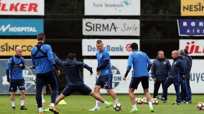 Fenerbah&ccedil;e, Antalyaspor Ma&ccedil;ı Hazırlıklarını S&uuml;rd&uuml;r&uuml;yor