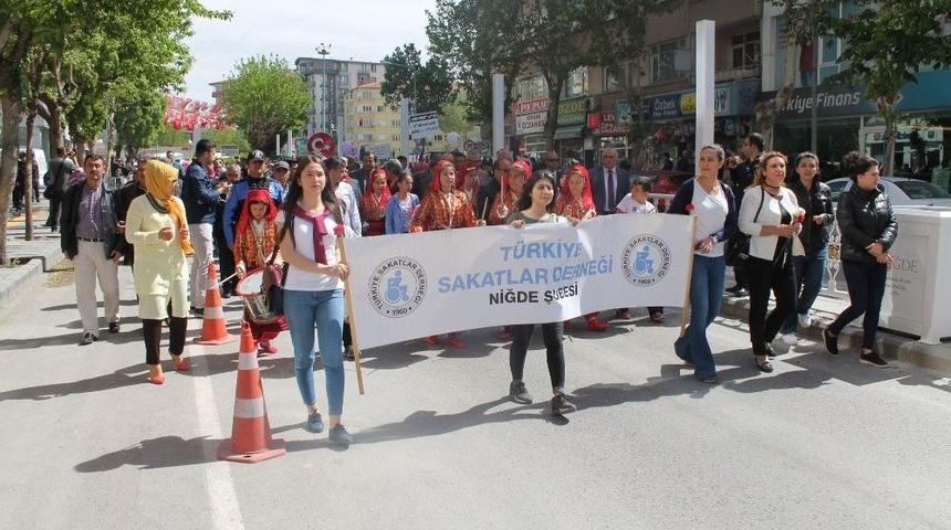 Niğde’de Engelliler Haftası Nedeniyle Yürüyüş Düzenlendi