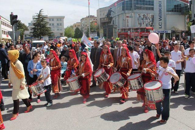 Niğde’de Engelliler Haftası Nedeniyle Yürüyüş Düzenlendi