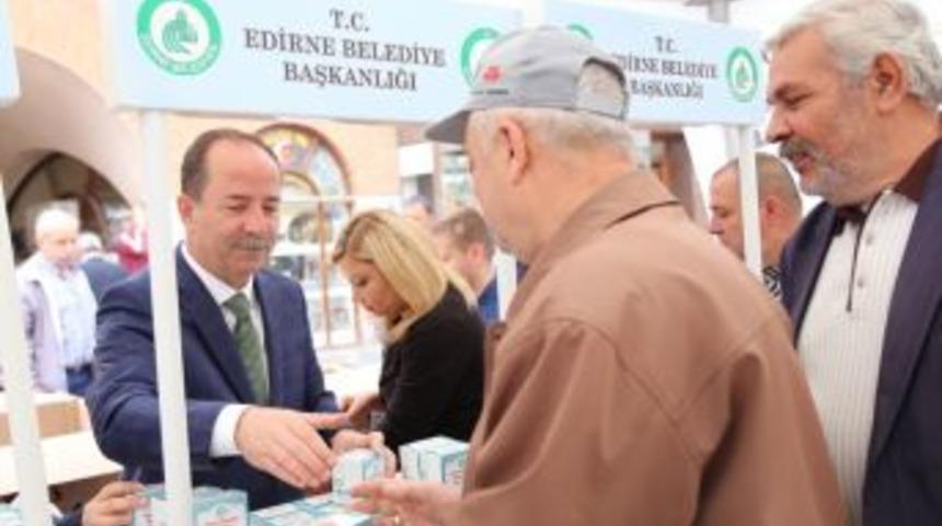 Edirne&rsquo;de 20 Bin Kutu Kandil Simidi Dağıtıldı