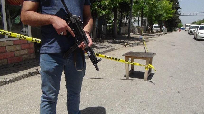 Polis Merkezi Yakınlarındaki Silahlı &Ccedil;atışma Ter&ouml;r Alarmına Neden Oldu