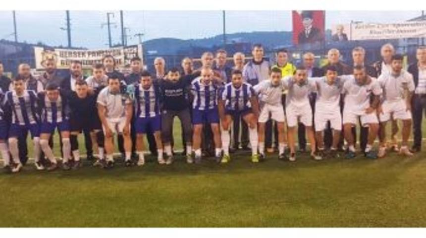 Altınova&rsquo;da Futbol Turnuvası