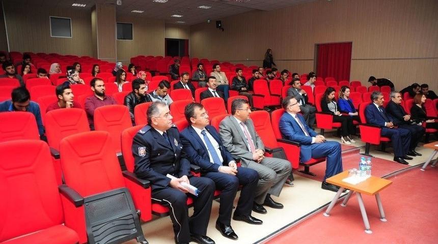 Yy&uuml;&rsquo;de &ldquo;trafikte Saygı&rdquo; Sempozyumu