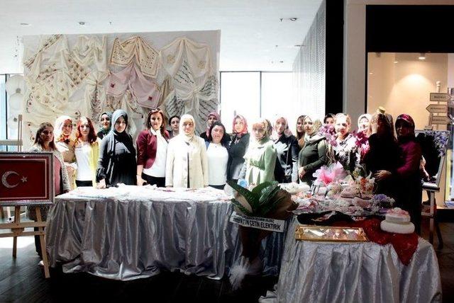 Van&rsquo;da &lsquo;el Sanatları Ve İpek Koza&rsquo; Sergisi 1