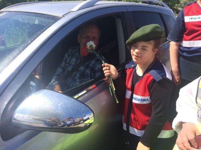 Söke’de Engellilerden Sürücülere Trafik Uygulaması