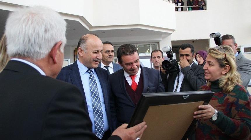 15 Temmuz Şehitleri Anısına Resim Sergisi A&ccedil;tılar