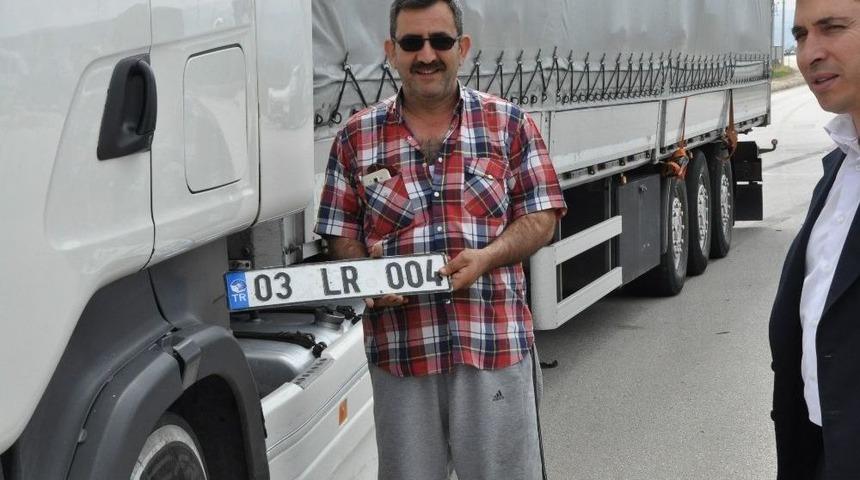 Kazadan Sonra Yere D&uuml;şen Plaka Sayesinde Ka&ccedil;an S&uuml;r&uuml;c&uuml; Belirlendi