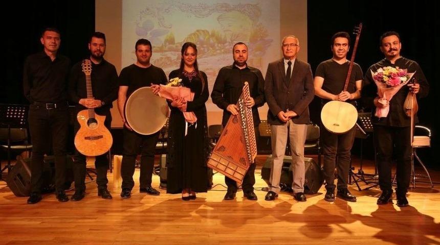 Odunpazarı Belediyesi Tarafından D&uuml;zenlenen Etkinlikte Yunus Emre Anıldı