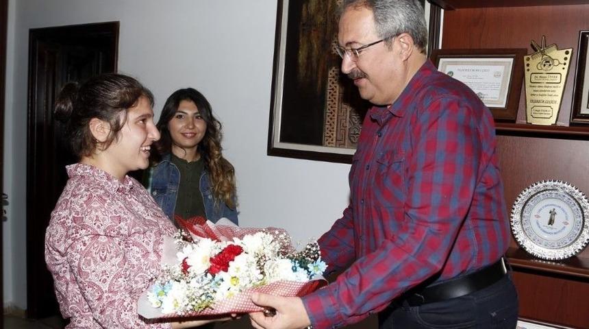 G&ouml;rbir&rsquo;den &Uuml;nver&rsquo;e Ziyaret