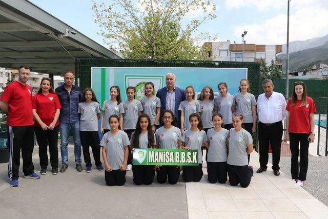 Büyükşehir’in Minik Voleybolcuları Bulgaristan Yolcusu