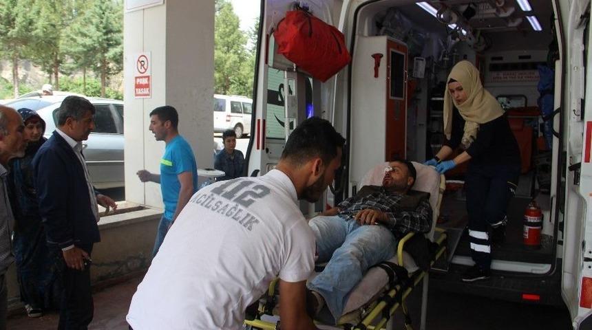 Şaka Kavgaya D&ouml;n&uuml;şt&uuml;: 4 Yaralı