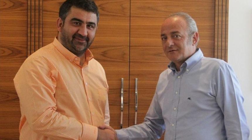 &Uuml;mit &Ouml;zat, 2 Yıl Daha Gen&ccedil;lerbirliği&rsquo;nde
