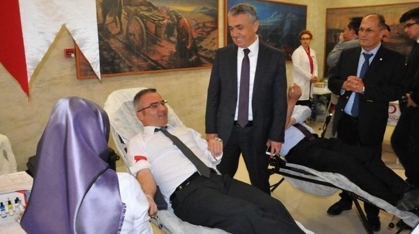 Om&uuml; Kan Veriyor
