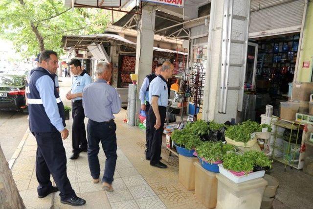 Kaldırım İşgali Yapan Esnaf Uyarıldı 1