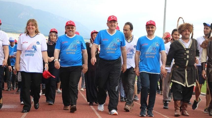 Atletizm Şenliği Dolu Dolu Ge&ccedil;ti